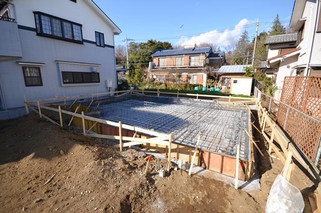 Local photos, including front road. LDK17.37 Pledge 4LDK newly built single-family room is born in a quiet residential area a fully equipped compartment. (2013 December 15 shooting)