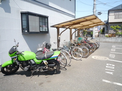 Other. 10m to the parking lot (Other)