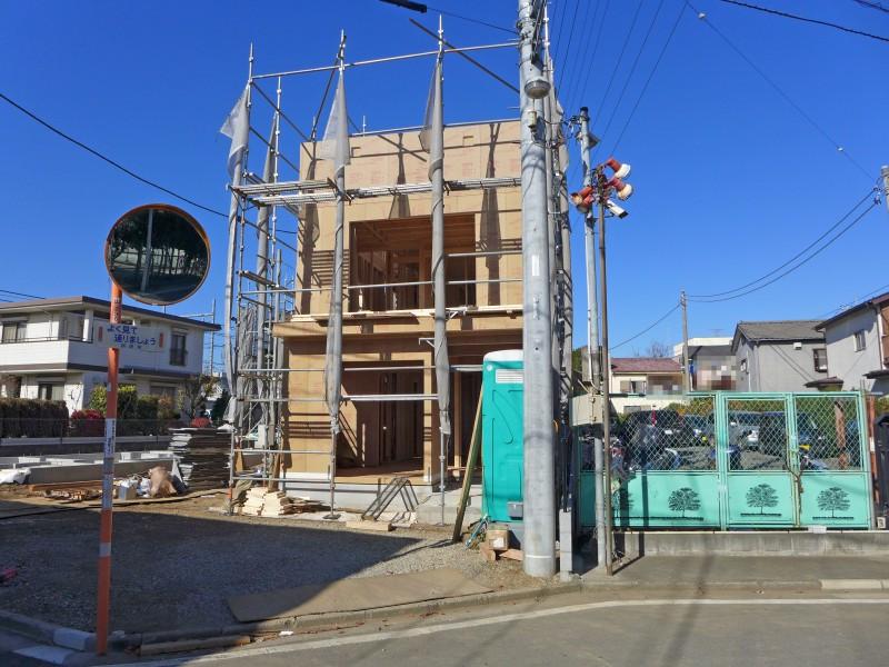 Local photos, including front road. Local (December 1, 2013) Shooting