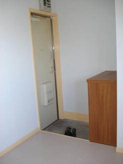 Entrance. With cupboard