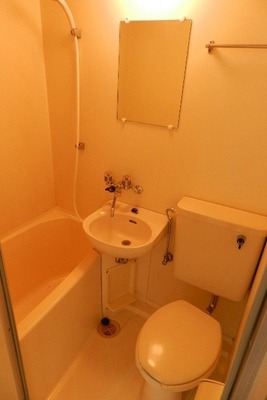 Bath. 3-point unit bus