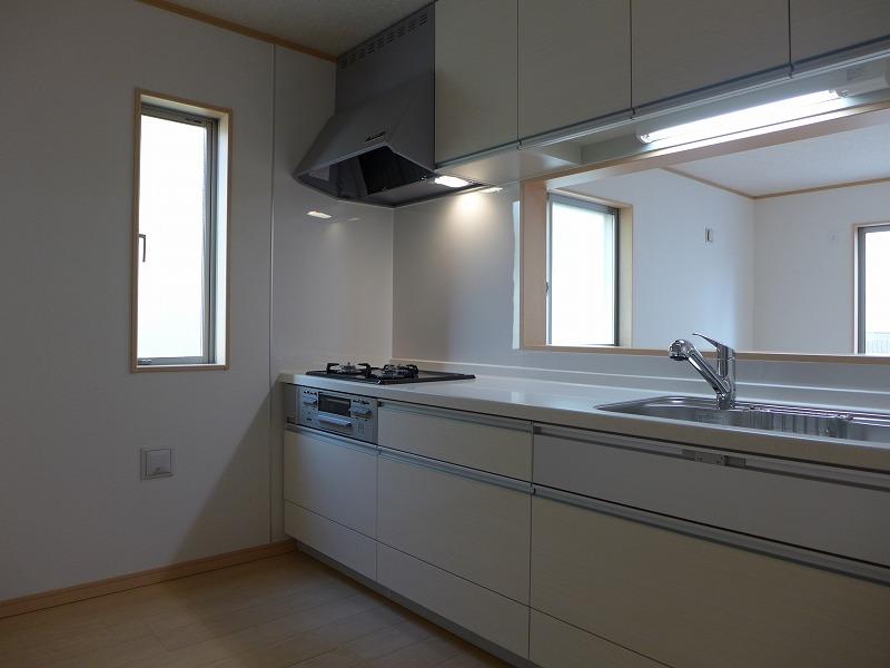 Kitchen. Local (November 28, 2013) Shooting