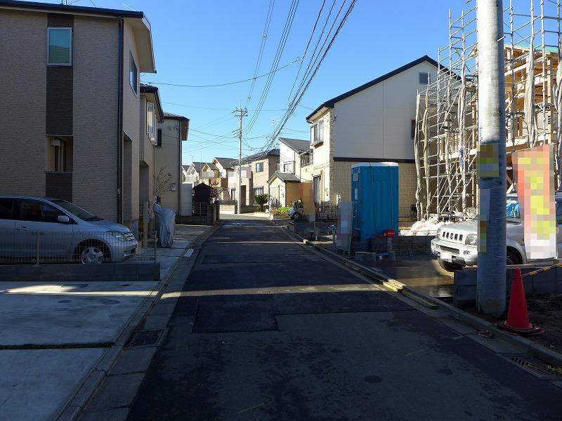 Local photos, including front road. Local (December 22, 2011) Shooting