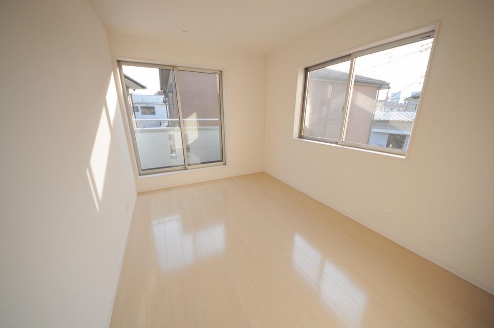 Same specifications photos (Other introspection). Same specifications