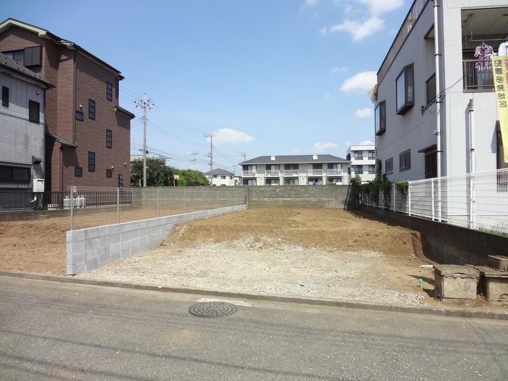 Local photos, including front road. Local (August 2013) Shooting