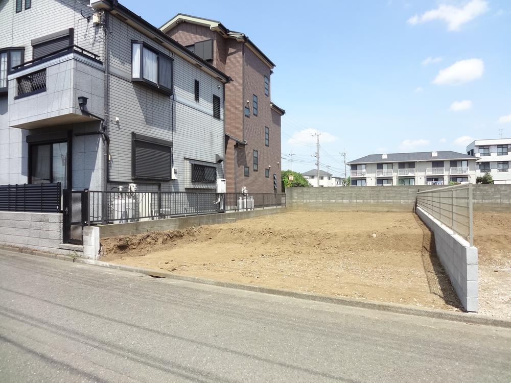 Local photos, including front road. Local (August 2013) Shooting