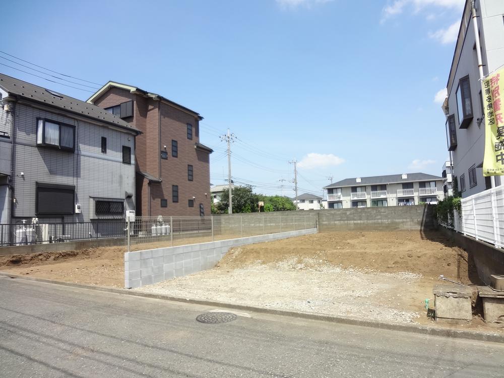 Local photos, including front road. Local (August 2013) Shooting