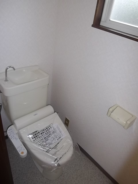 Toilet. Bidet ☆ There toilet window ☆ 