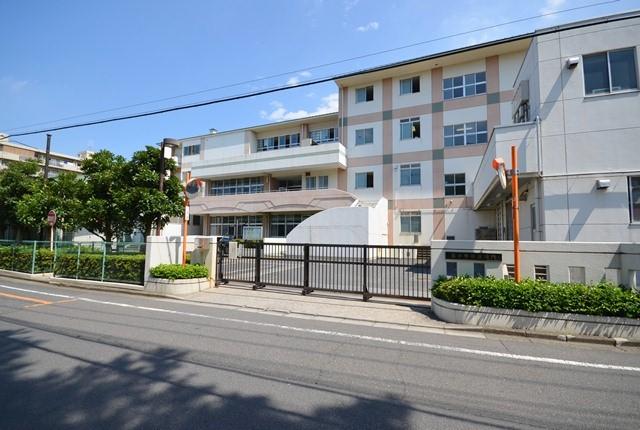 Primary school. 500m to North Elementary School