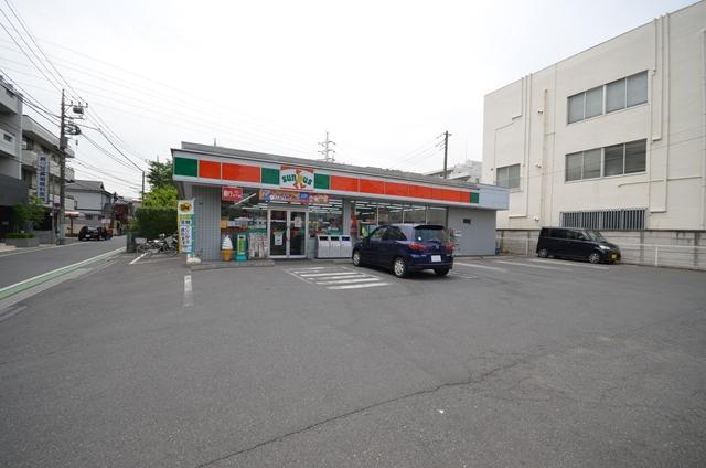 Convenience store. 140m until Thanksgiving