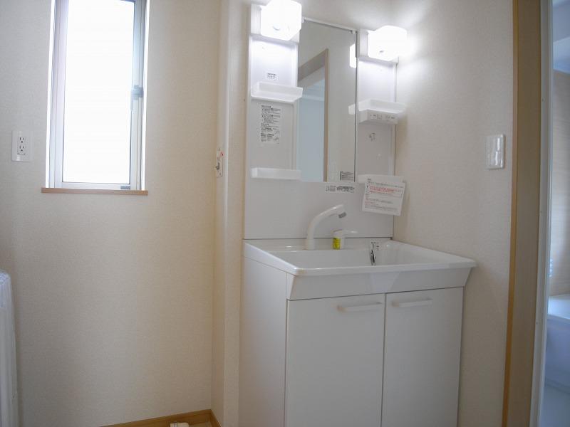 Same specifications photos (Other introspection). Same specifications