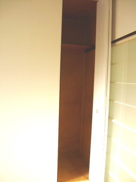 Living and room. There is housed in the dining