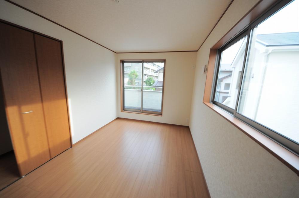 Non-living room. Indoor (11 May 2013) Shooting