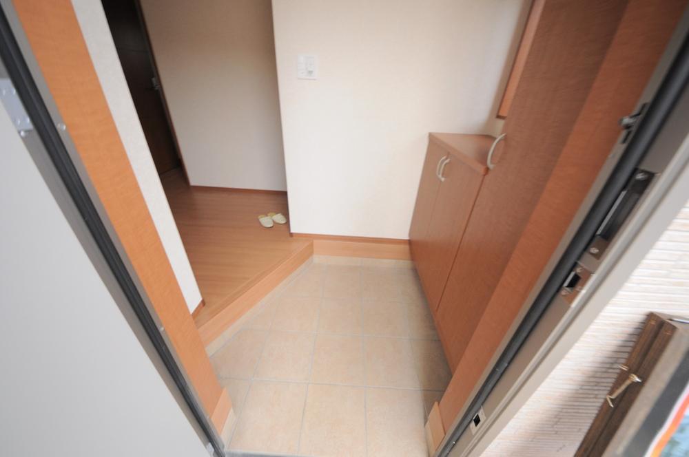 Entrance. Local (11 May 2013) Shooting