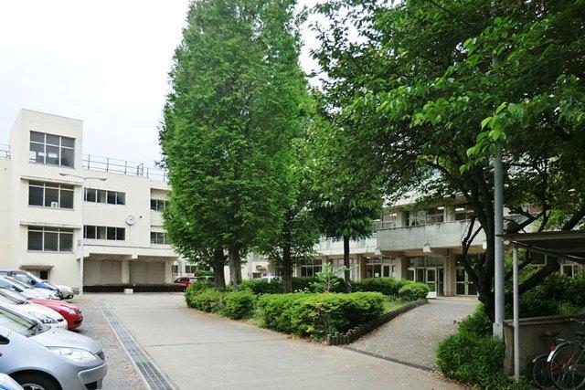 Junior high school. Mihara 750m until junior high school
