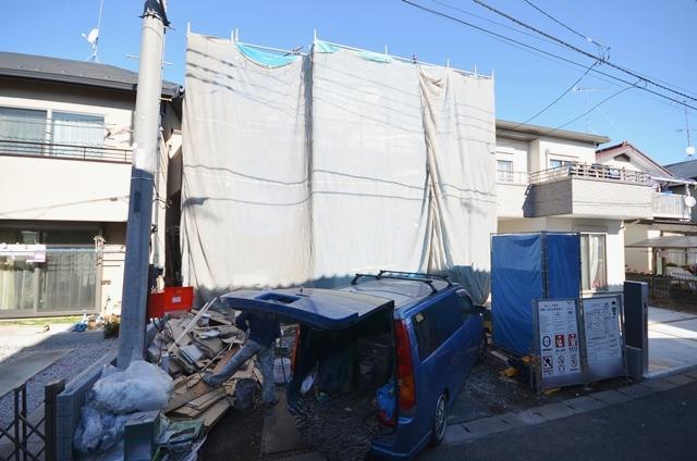 Local appearance photo. Good new construction detached per sun on the south side contact road. Car space Thank 2 car parallel. (2013 December 24 shooting)