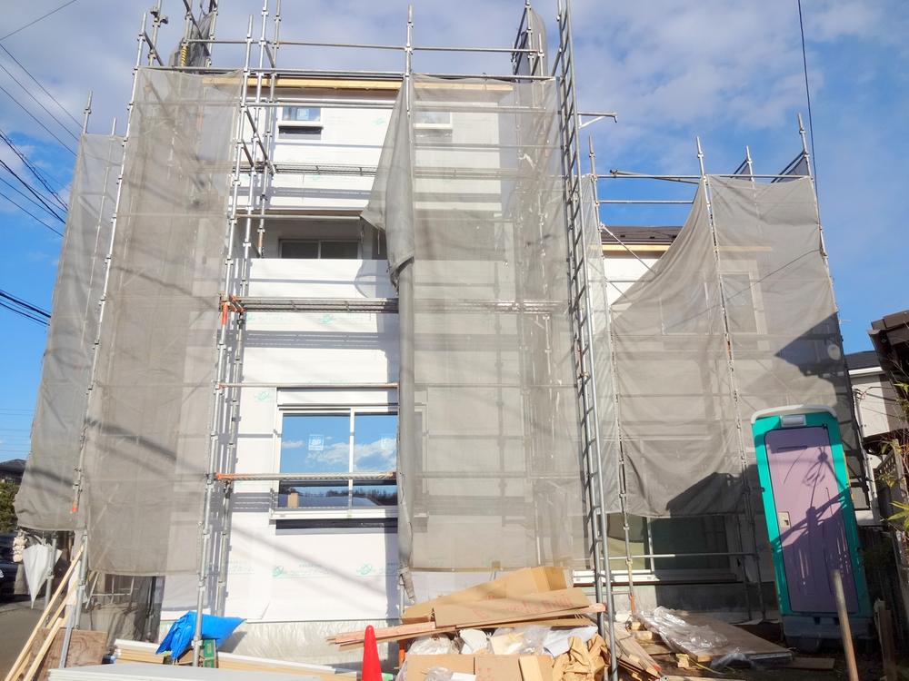 Local appearance photo. Local (12 May 2013) Shooting