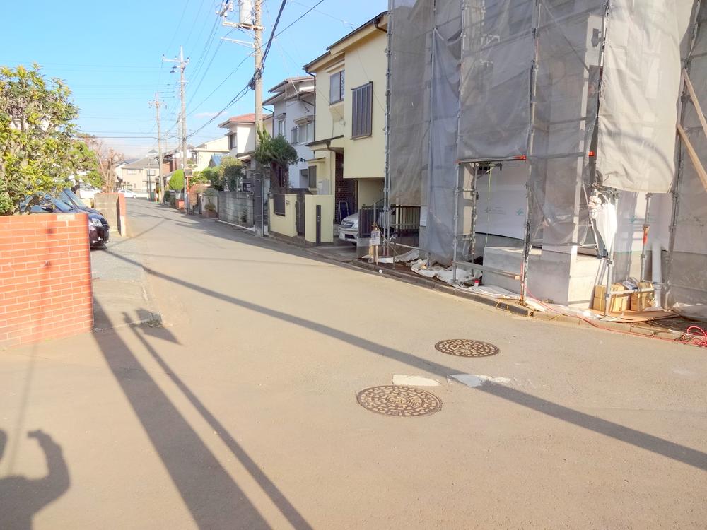 Local photos, including front road. Local (12 May 2013) Shooting