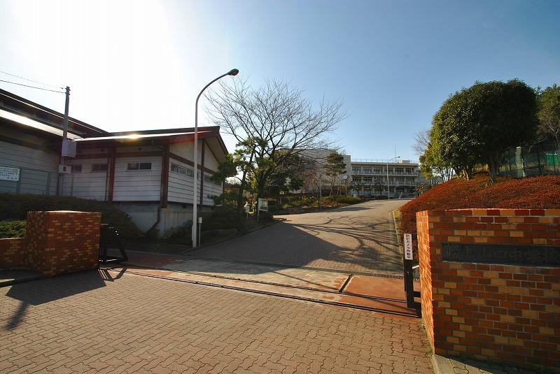 Junior high school. Tokorozawa Municipal Kamiyamaguchi until junior high school 424m