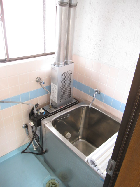 Bath. Reheating possible Bathing (balance tank)