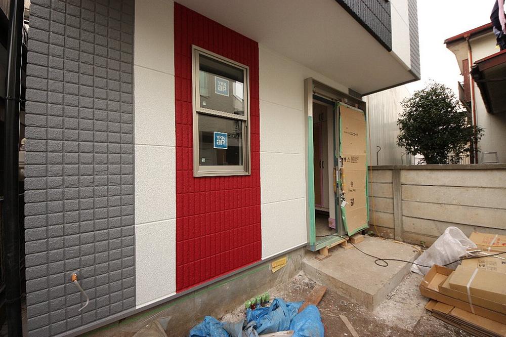 Local appearance photo. Local (12 May 2013) Shooting