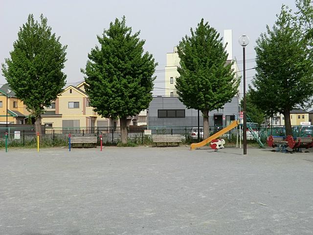 park. Kitatokorozawa to Central Park 550m