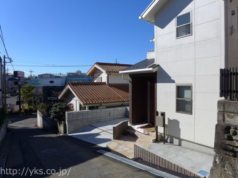 Local photos, including front road. Local (December 22, 2013) Shooting