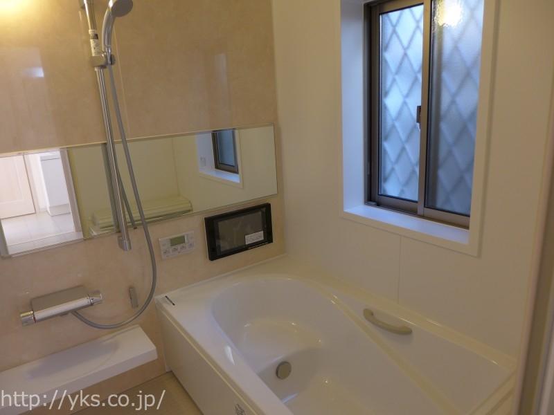 Bathroom. Local (December 22, 2013) Shooting