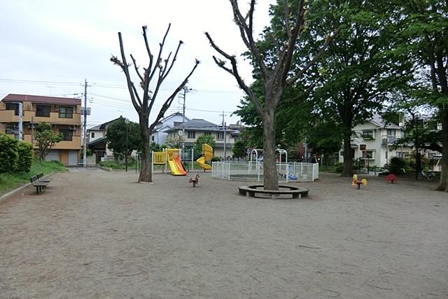 park. 30m to pine needle park