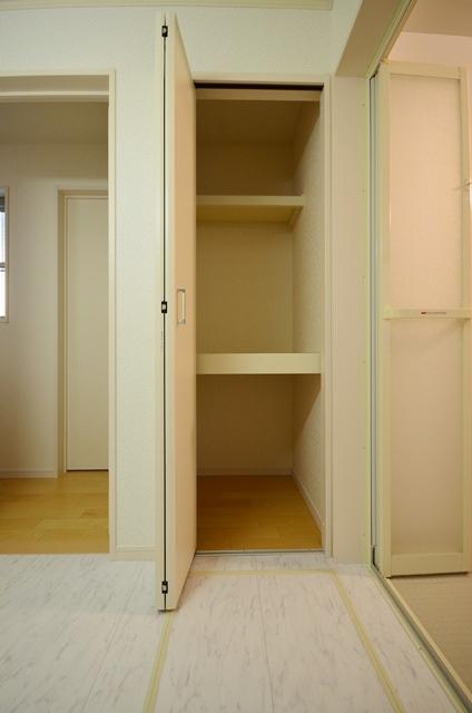 Receipt. Wash room storage