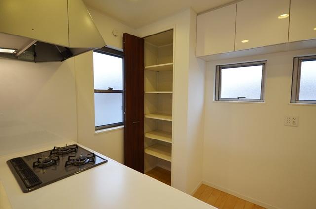 Kitchen. Kitchen pantry storage