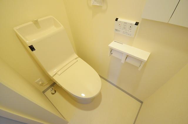 Toilet. Toilet (2nd floor)