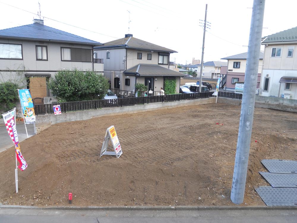 Local photos, including front road. Local (August 2013) Shooting