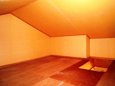 Other room space. Grenier