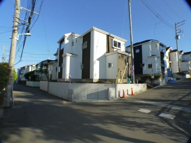 Local appearance photo. 1 Building