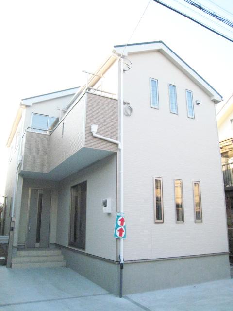 Local appearance photo. Simple modern appearance. 