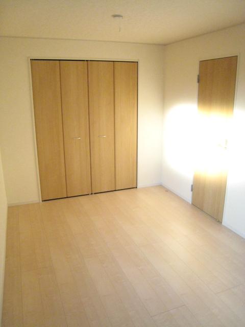 Non-living room. Indoor (12 May 2013) Shooting