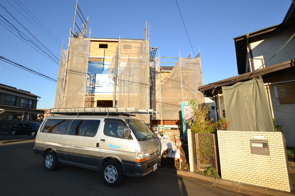 Local appearance photo. Local (11 May 2013) Shooting