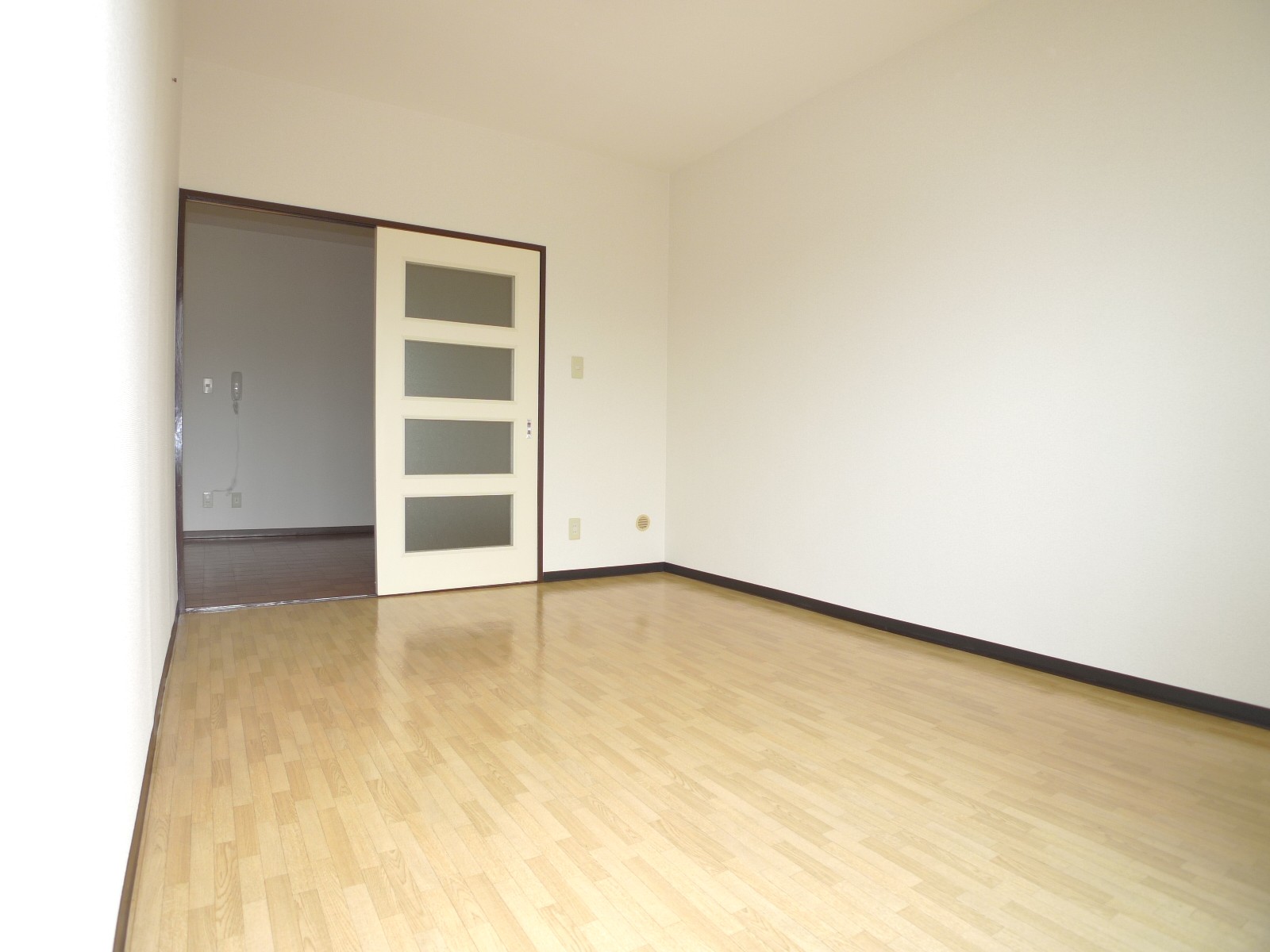 Living and room. A bright room