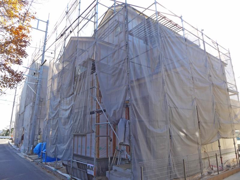 Local photos, including front road. A Building site (December 1, 2013) Shooting