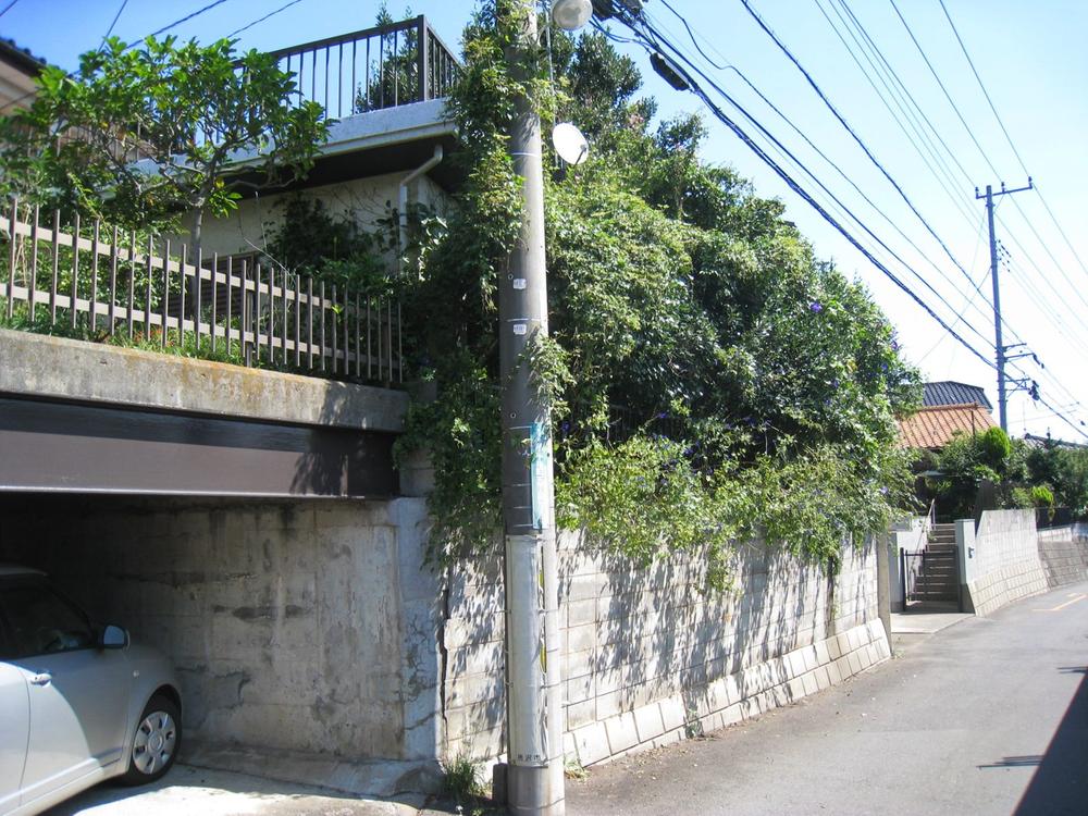 Local photos, including front road. Local (09 May 2013) Shooting