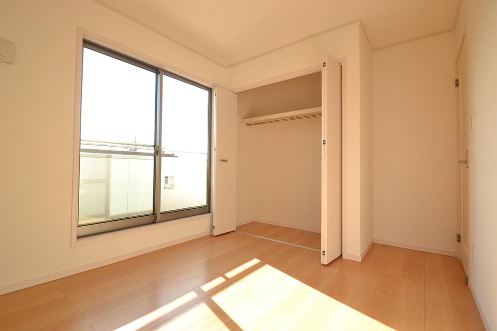 Non-living room. Indoor (10 May 2013) Shooting