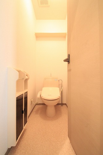 Toilet. ※ For the exit plan, Same building ・ It is a photograph of another room.