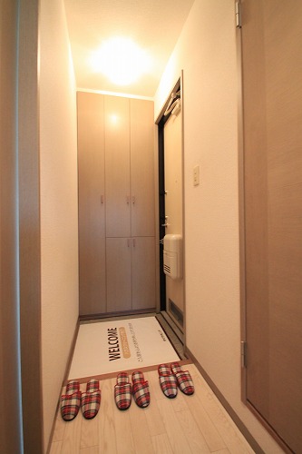 Entrance. ※ For the exit plan, Same building ・ It is a photograph of another room.