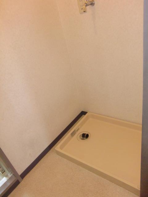 Other. Indoor Laundry Storage