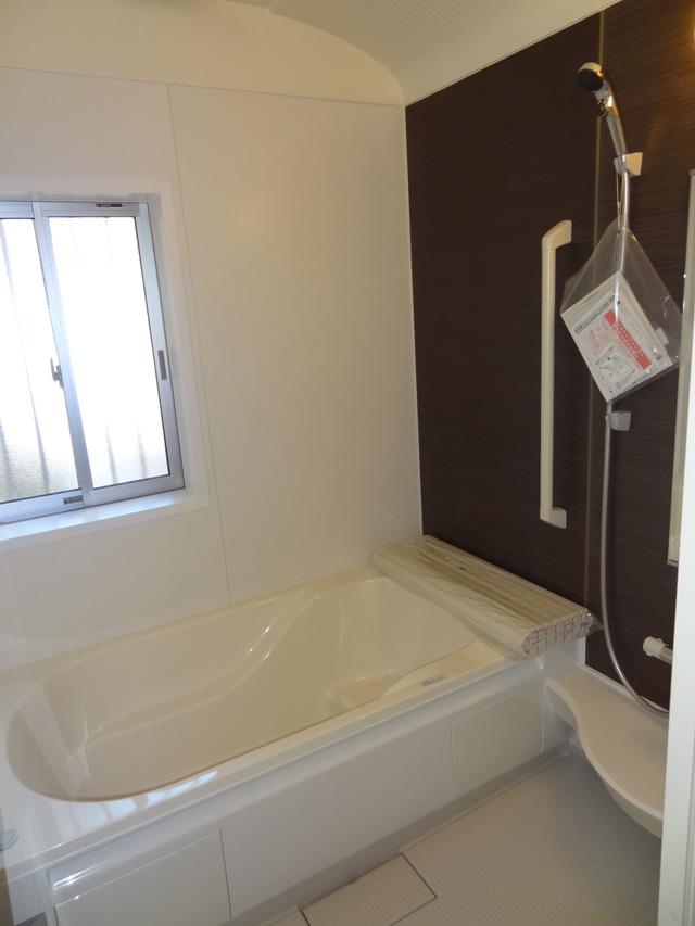 Bathroom. Indoor (11 May 2013) Shooting