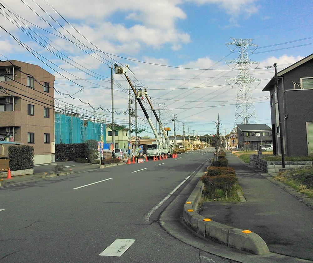 Local photos, including front road. Local (11 May 2013) Shooting