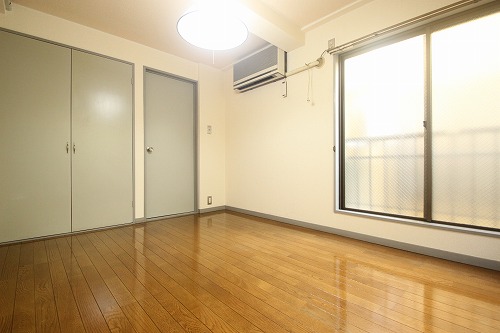 Living and room. Apamanshop Tsurugashima shop TEL: 049-233-7511