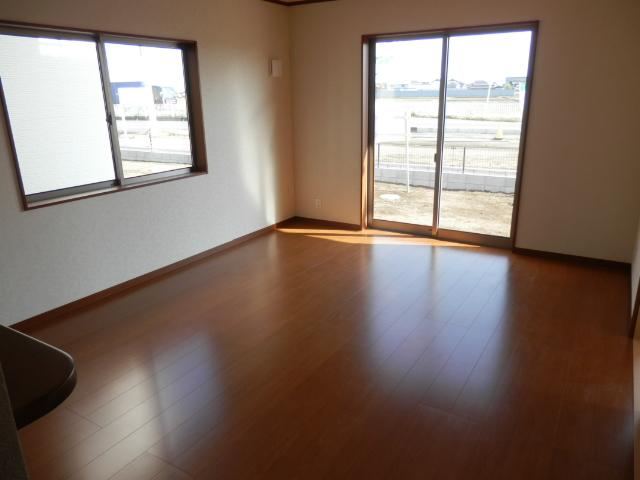 Same specifications photos (living). Same specifications