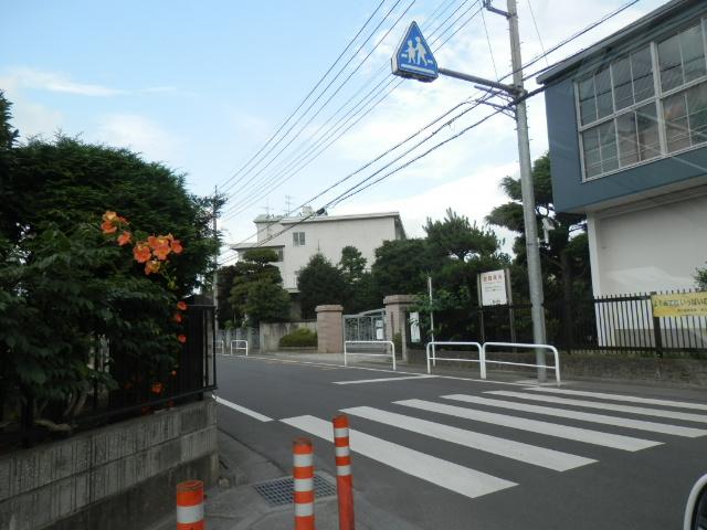 Primary school. Tsurugashima stand Tsurugashima 758m until the second elementary school